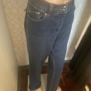 Denver Hayes Women dark Blue Jeans
Size 12